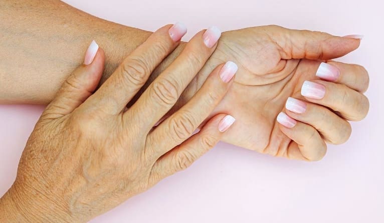 Takroni Clinic - Ageing Hands